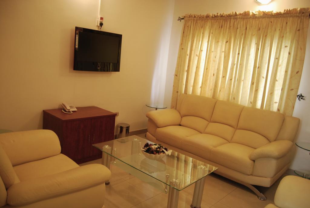 The Habitat Suites International Lagos Exterior foto